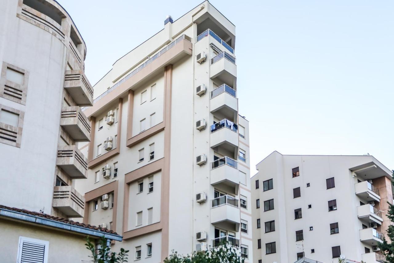 City Montesun Apartments Будва Экстерьер фото
